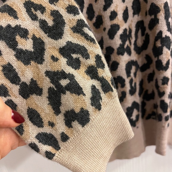 J. Crew 100% Merino Wool, Leopard print brown & tan sweater - like new, Large. - Picture 5 of 6